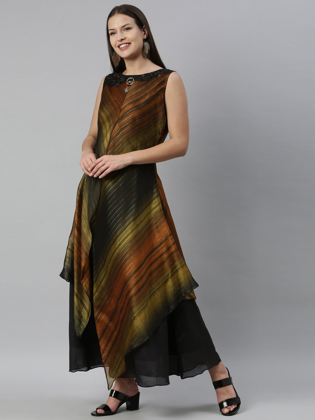Neerus Green silk solid kurta - side view
