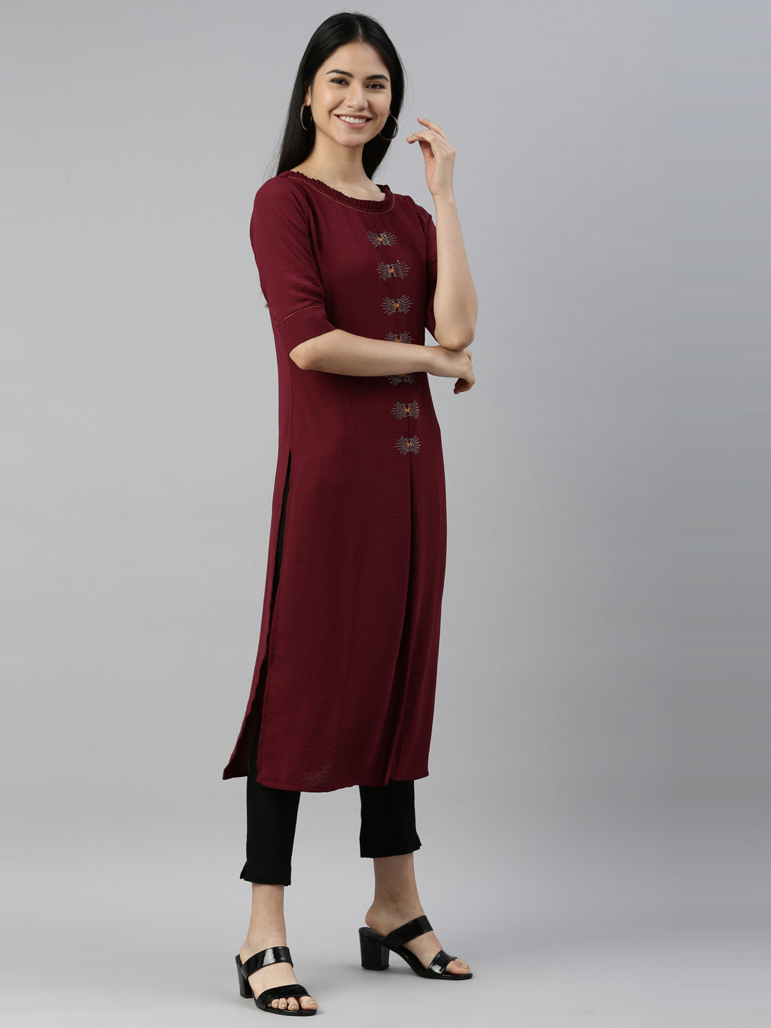 Neerus Maroon crepe solid kurta - side view