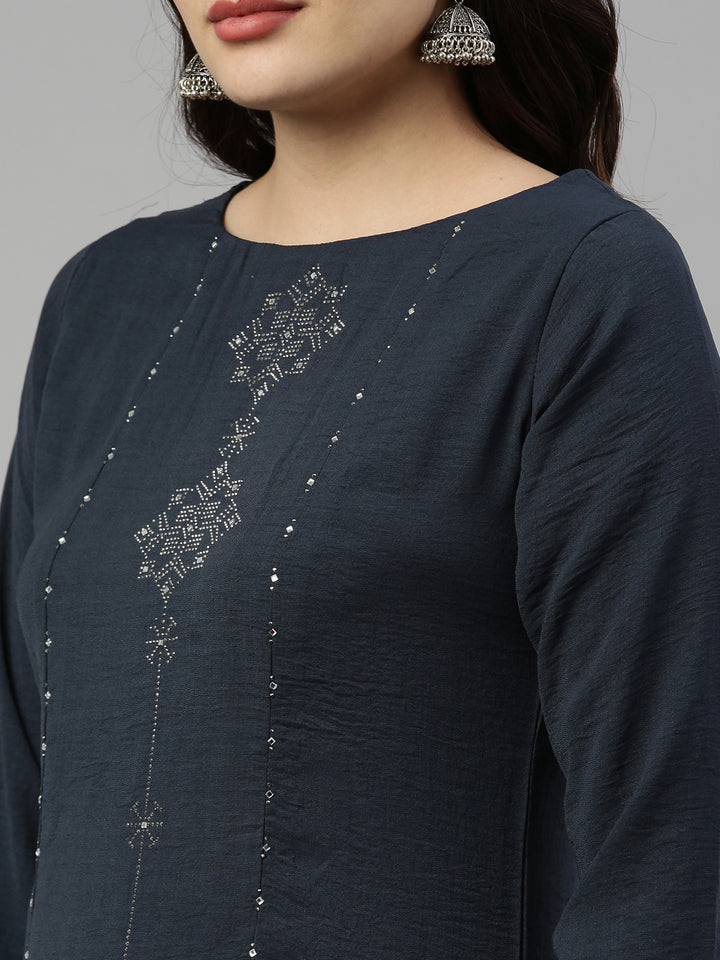 Neerus Grey rayon solid kurti - detail view 5