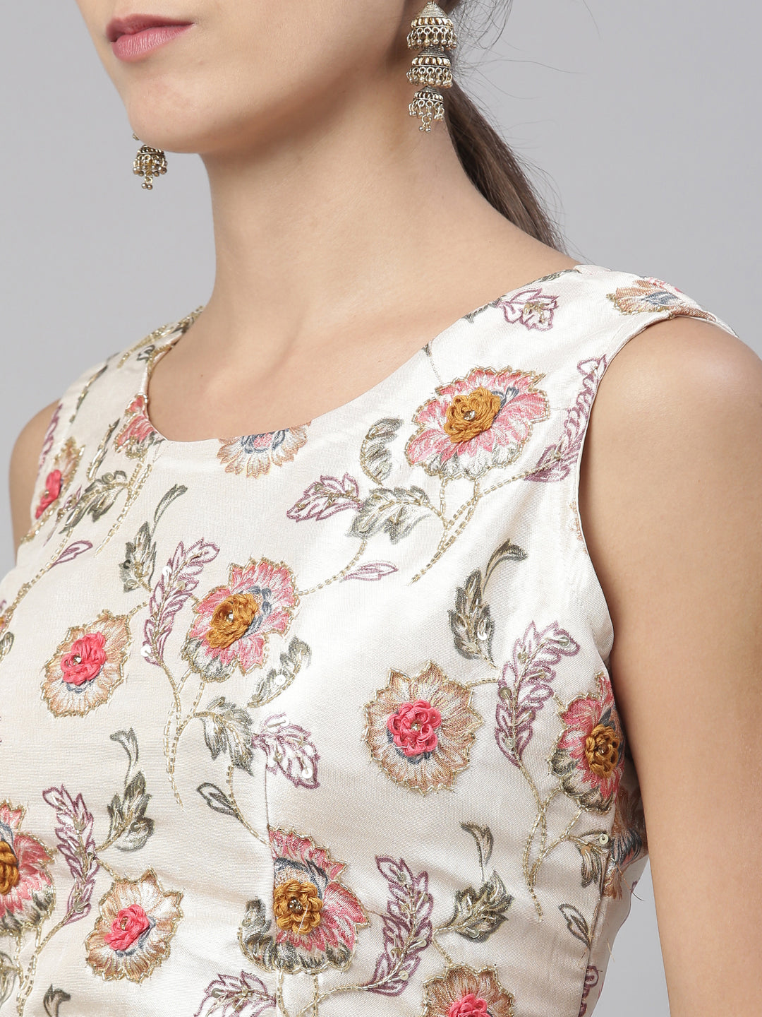 Neerus Green Georgette Embellished Suit Set - detail view 6