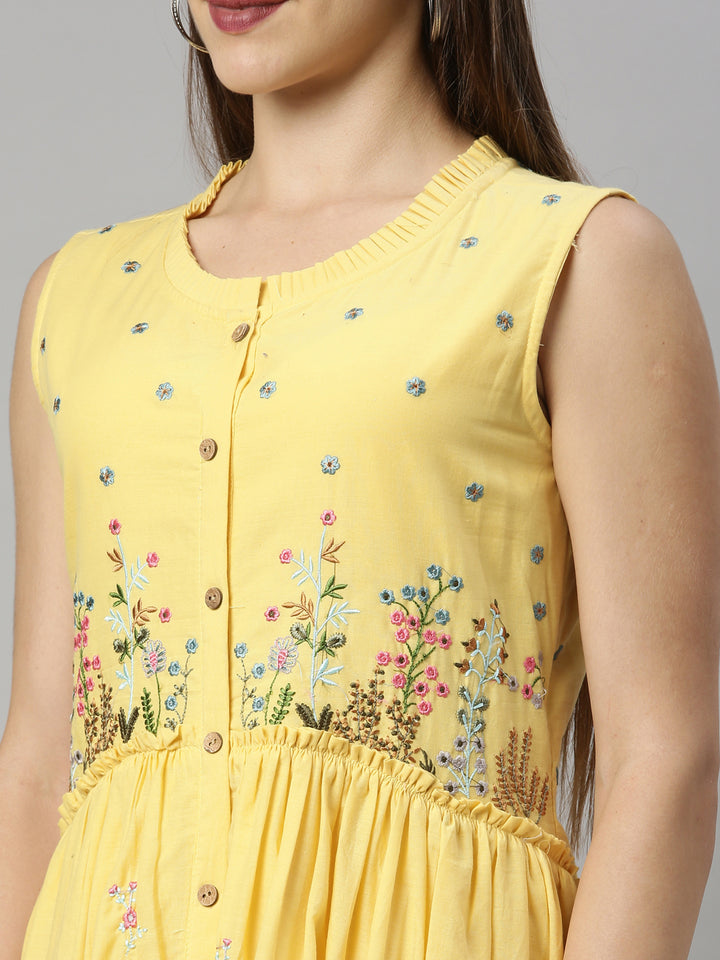 Neerus Yellow cotton solid kurti - detail view 4