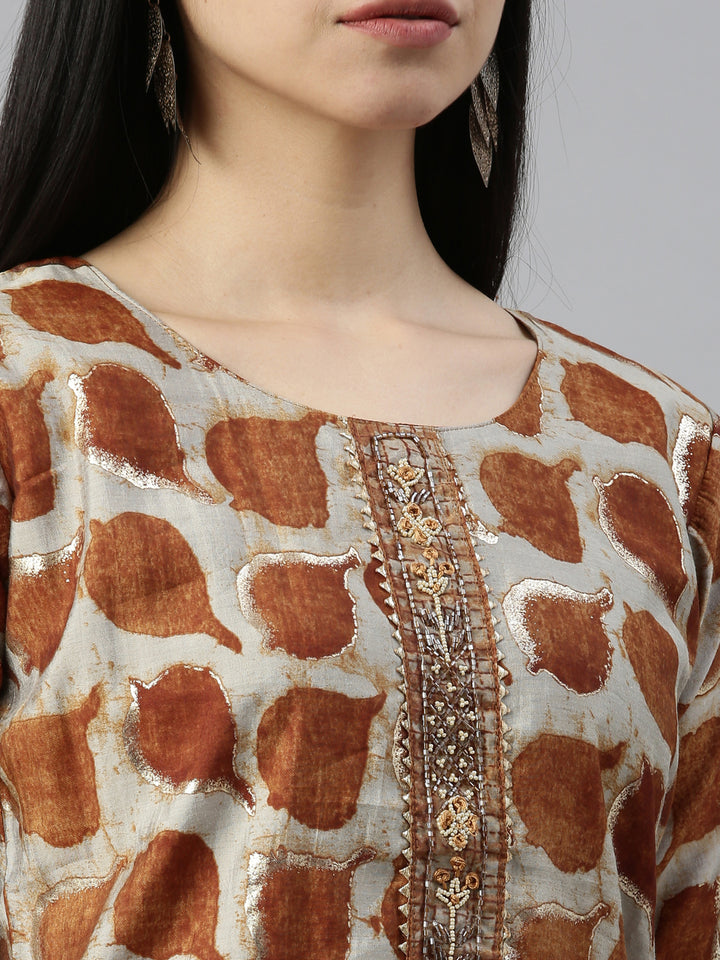 Neerus Brown muslin straight kurti - detail view 6