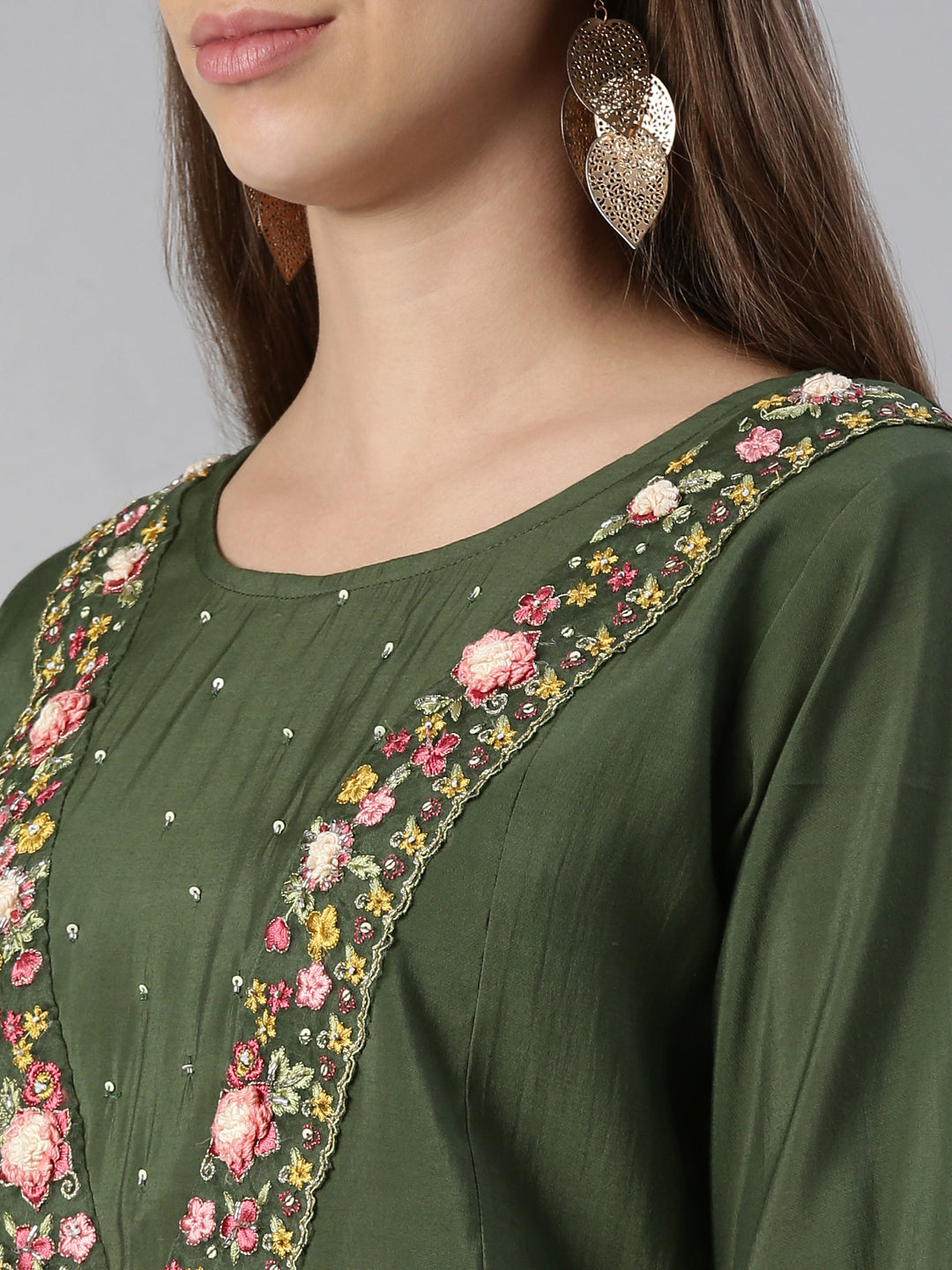 Neerus Green Rayon Embroidered Kurta Set - detail view 1