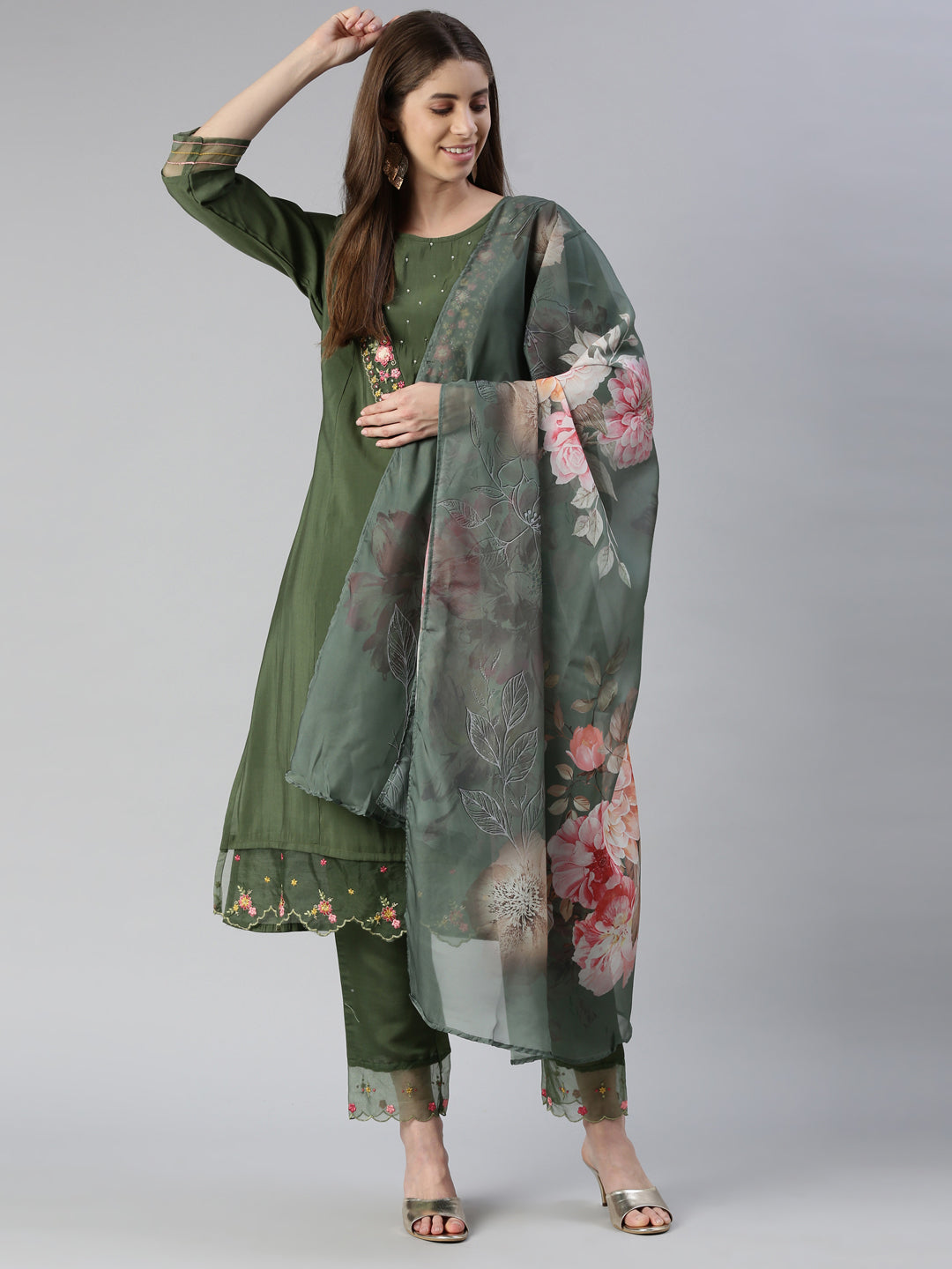 Neerus Green Rayon Embroidered Kurta Set - detail view 2