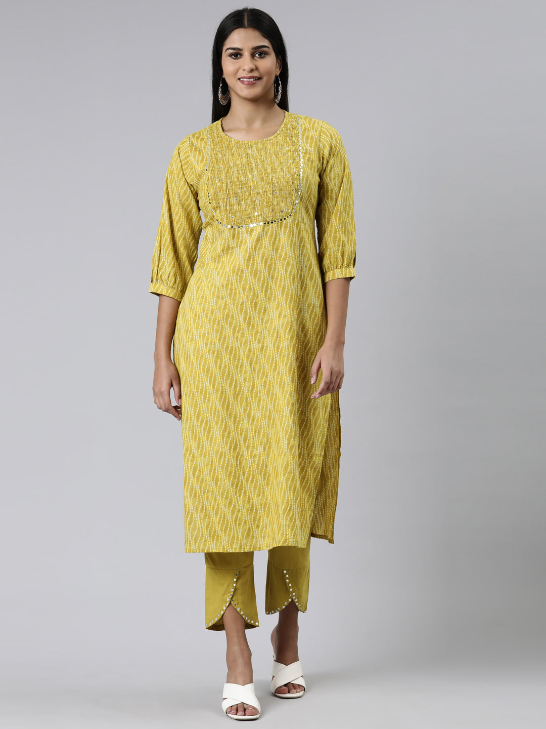 Neerus Green viscose rayon printed kurta set - front view