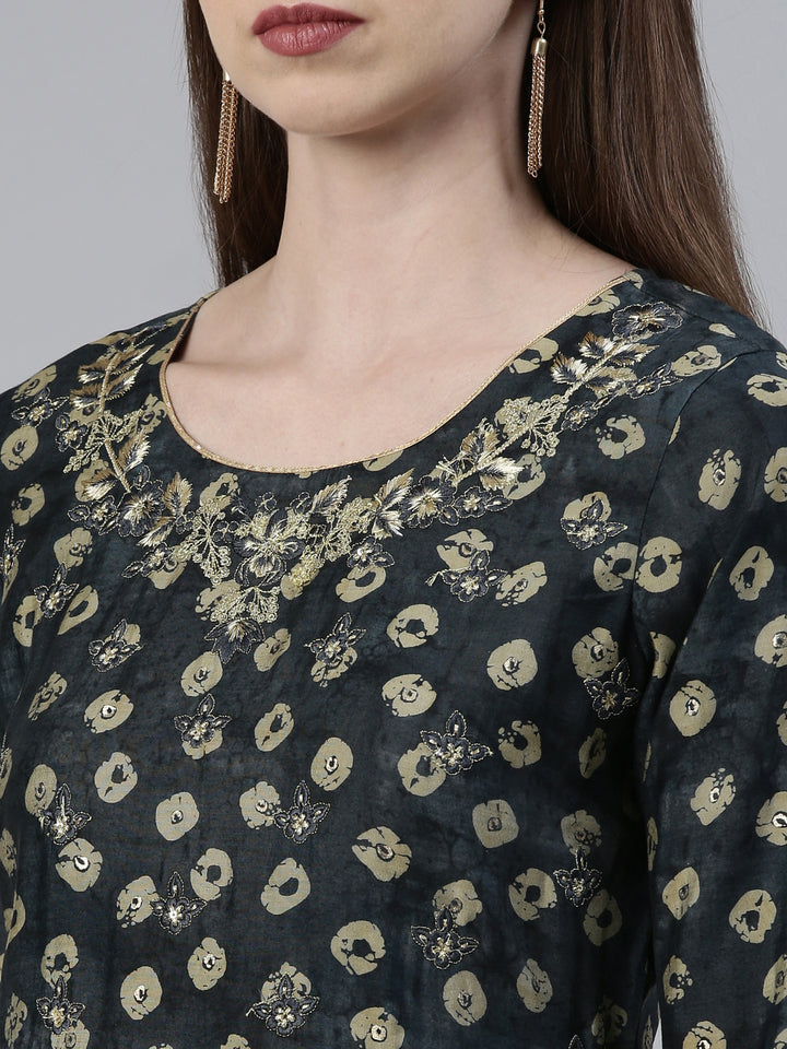 Neerus Green cotton printed kurta set with trouser and dupatta - detail view 1