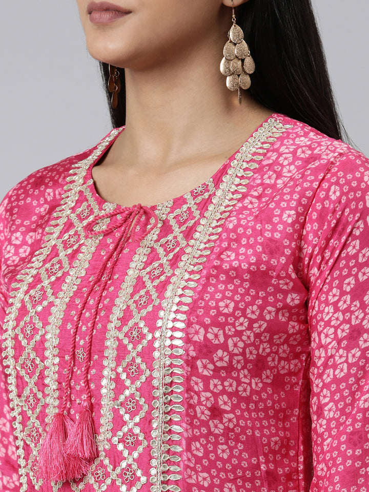 Neerus Pink muslin printed kurta set - detail view 1