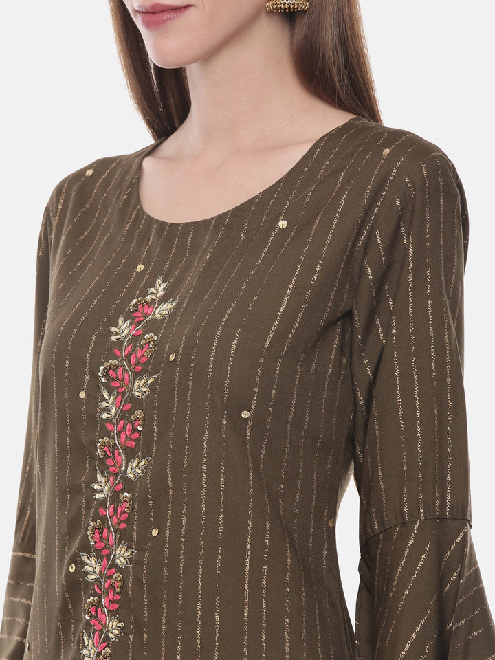 Neerus Green Rayon Embellished Straight Kurta - back view