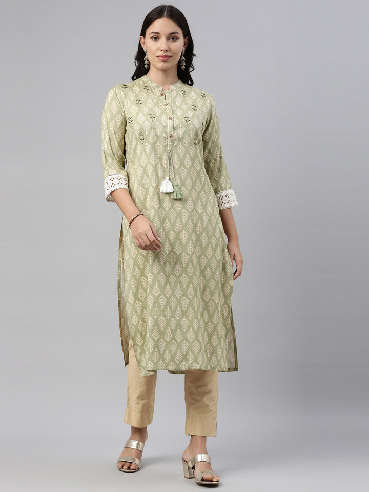 Neerus Green rayon printed kurti - detail view 4
