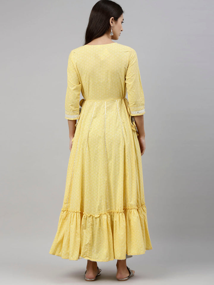 Neerus Yellow cotton solid kurti - detail view 3