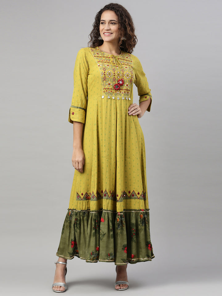 Neerus Green viscose rayon embellished anarkali kurta - detail view 4