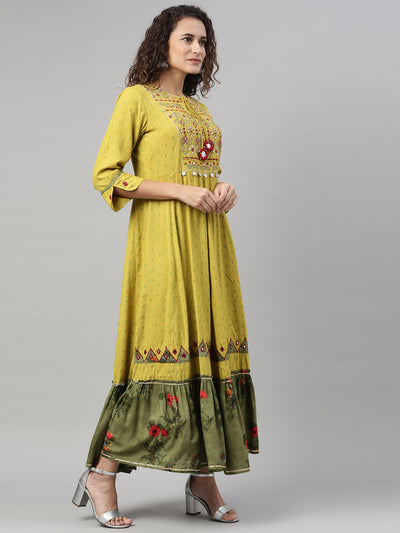 Neeru'S GREEN color, SLUB RAYON fabric Kurta
