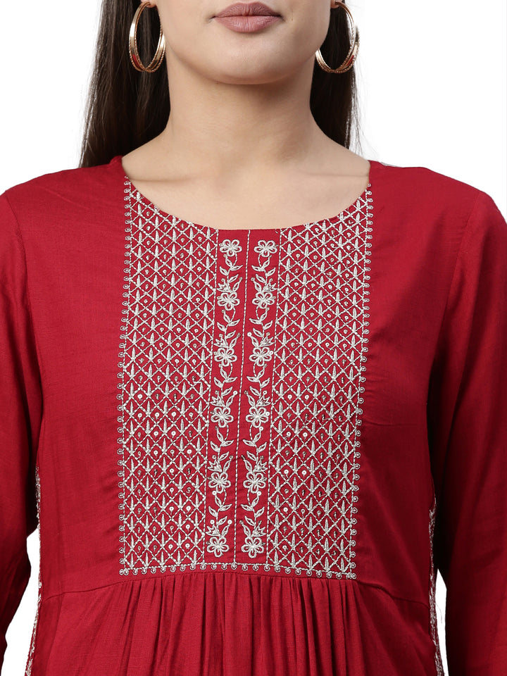 Neerus Maroon rayon solid straight kurta - back view