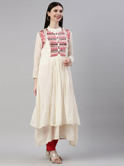 Neeru'S Cream Color Chanderi Fabric Kurta