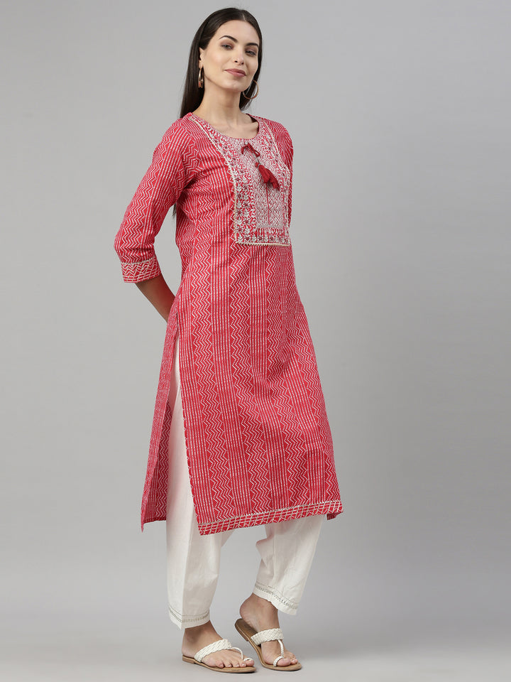 Neerus Red cotton solid kurta - detail view 1