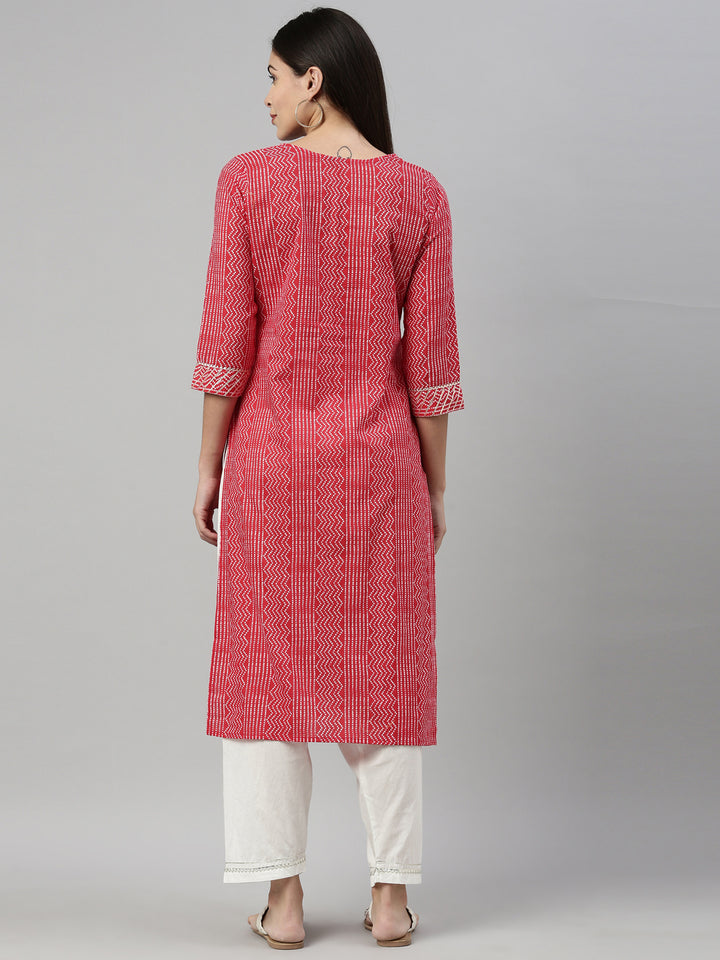 Neerus Red cotton solid kurta - detail view 2