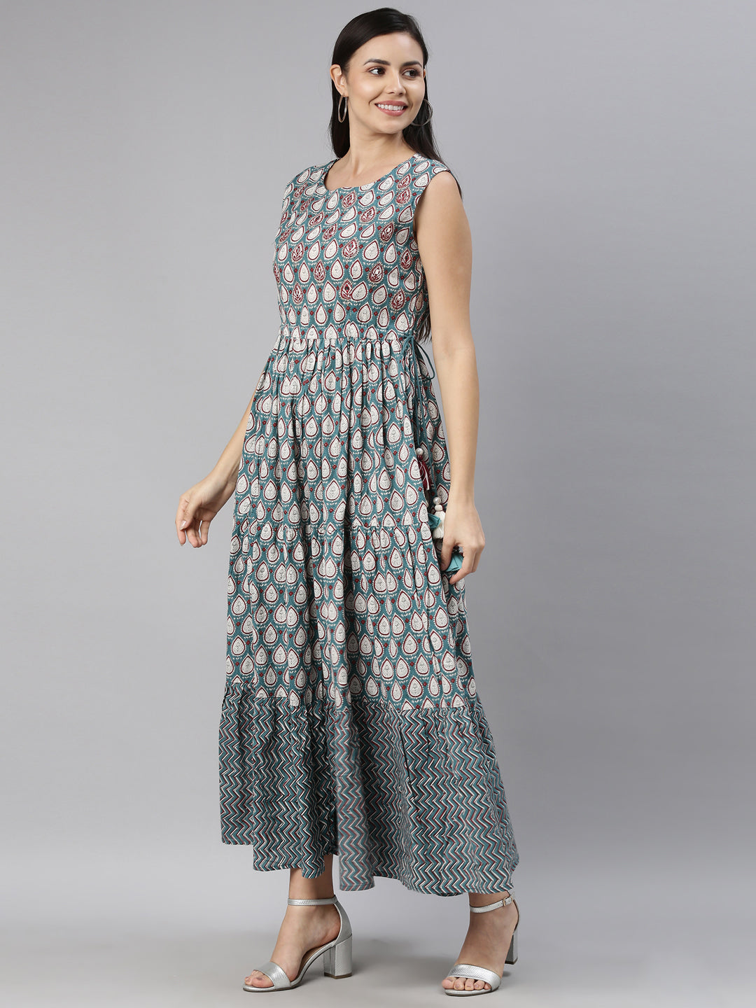 Neerus Green cotton solid kurti - back view
