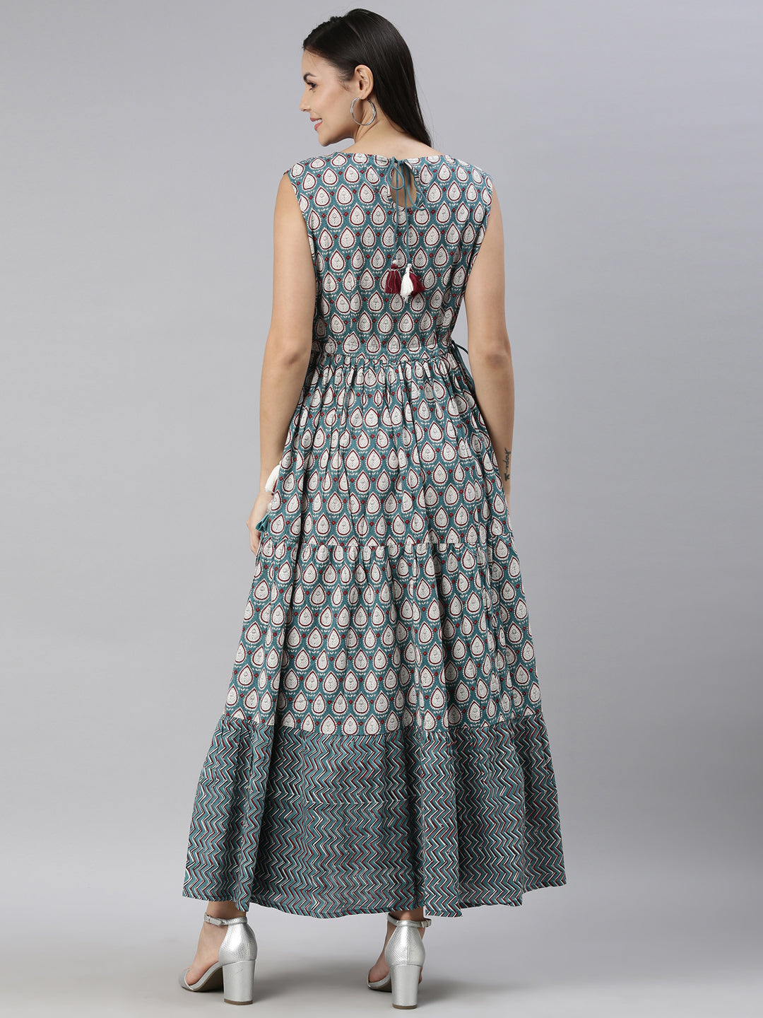 Neerus Green cotton solid kurti - detail view 1