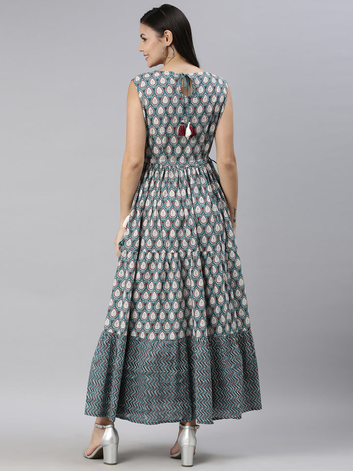 Neerus Green cotton solid kurti - detail view 1