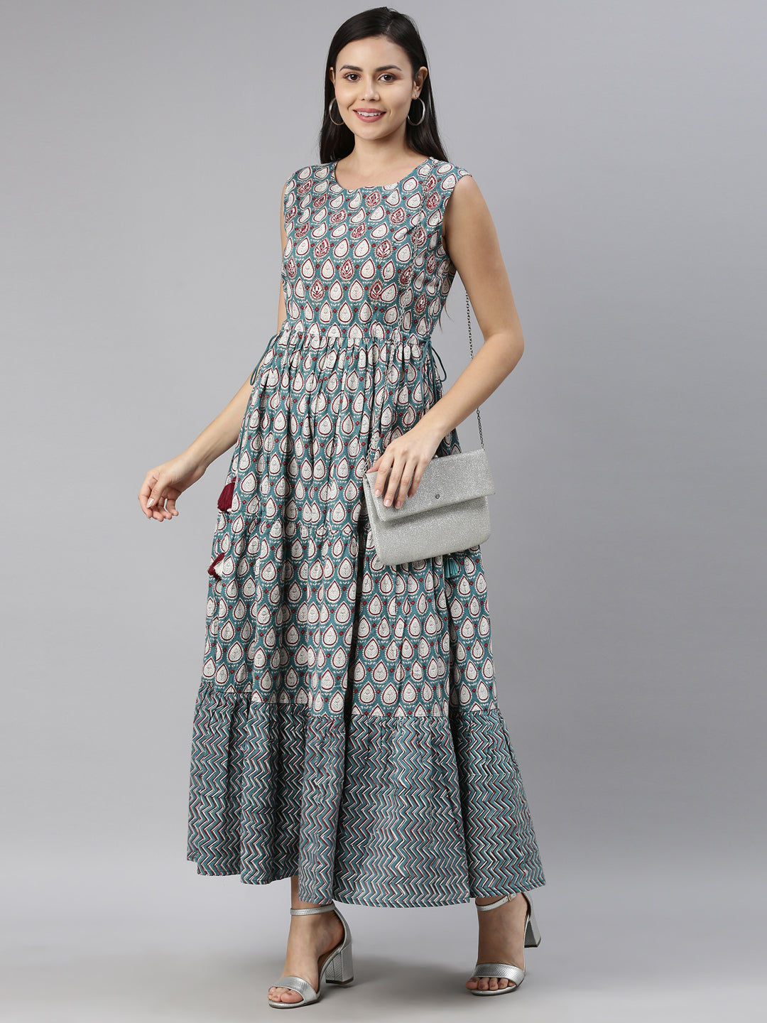 Neerus Green cotton solid kurti - detail view 3