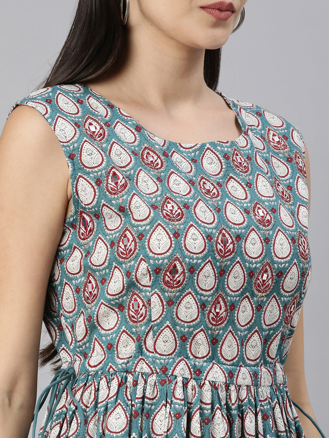 Neerus Green cotton solid kurti - detail view 4