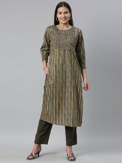 Neeru'S M Green Color Cotton Fabric Kurta Set
