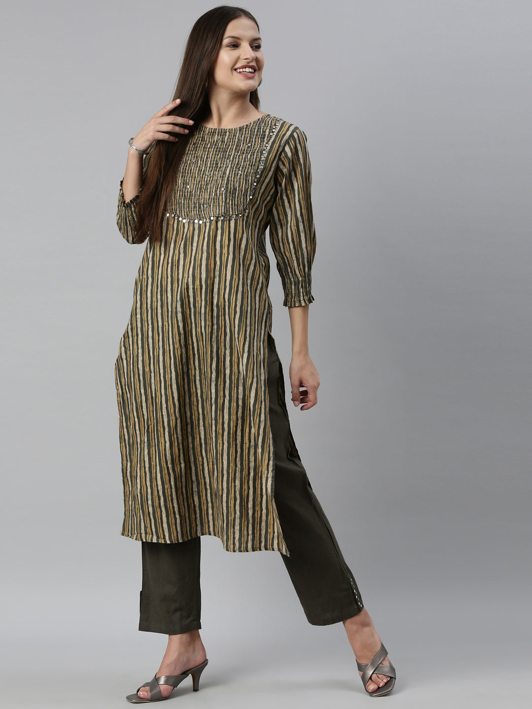 Neeru'S M Green Color Cotton Fabric Kurta Set