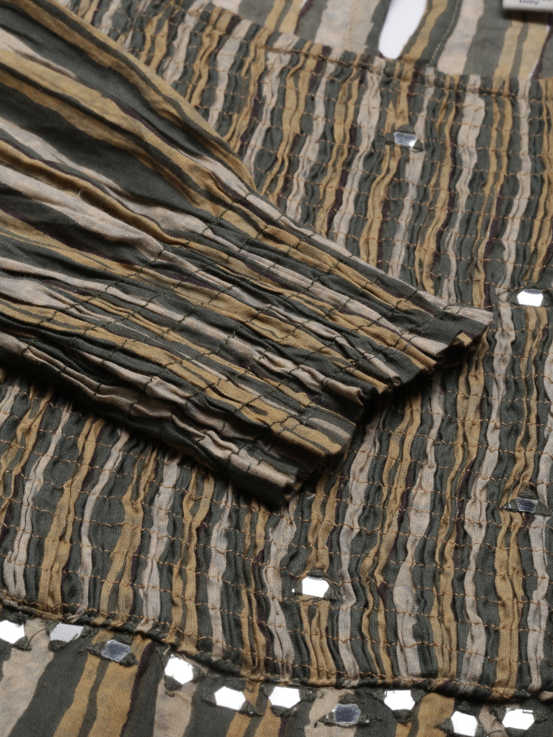 Neerus Green cotton printed kurta set - detail view 5