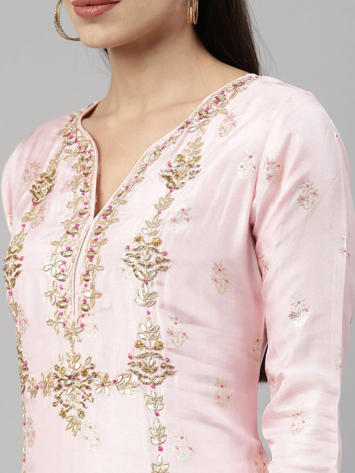 Neerus Pink shantoon printed kurti with dupatta - detail view 5