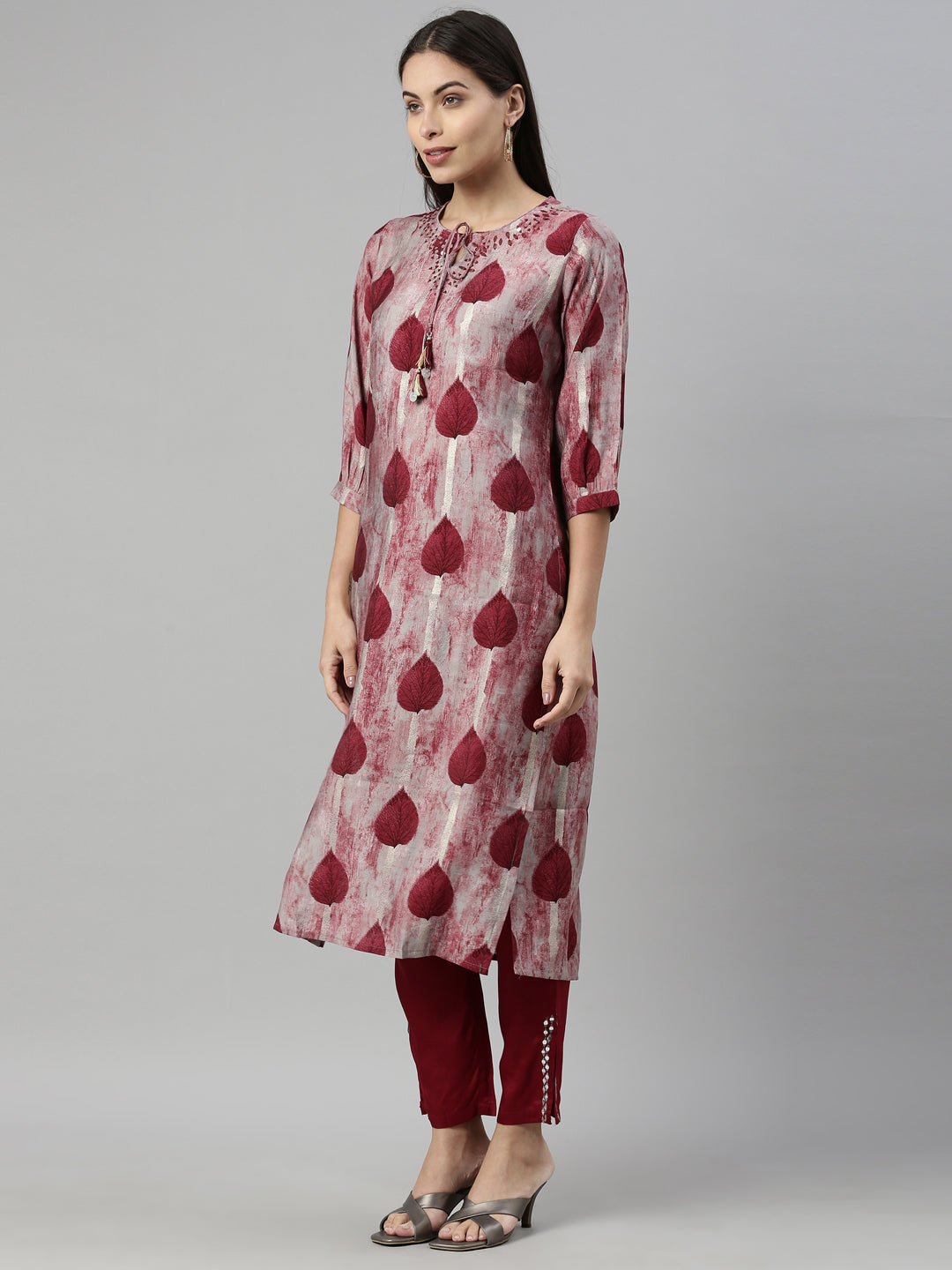 Neerus Maroon modal printed suit set - side view