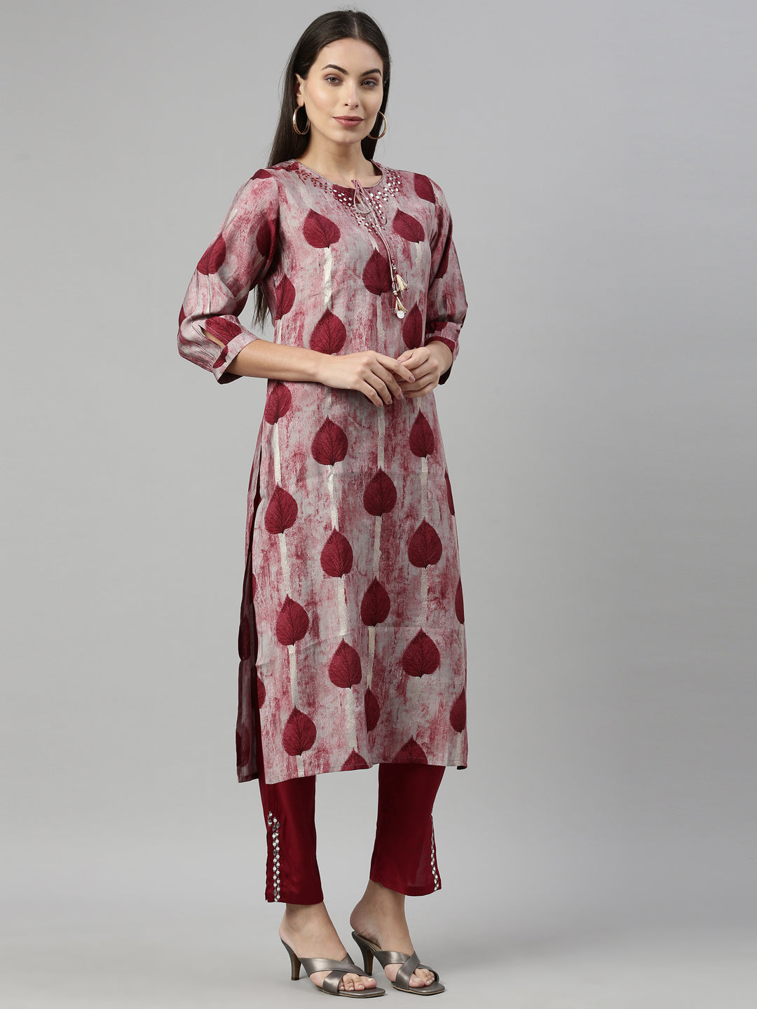 Neerus Maroon modal printed suit set - detail view 1