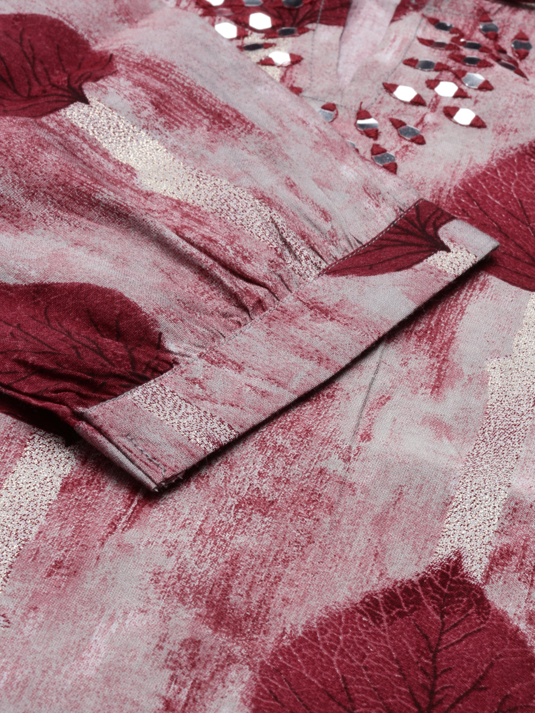 Neerus Maroon modal printed suit set - detail view 4