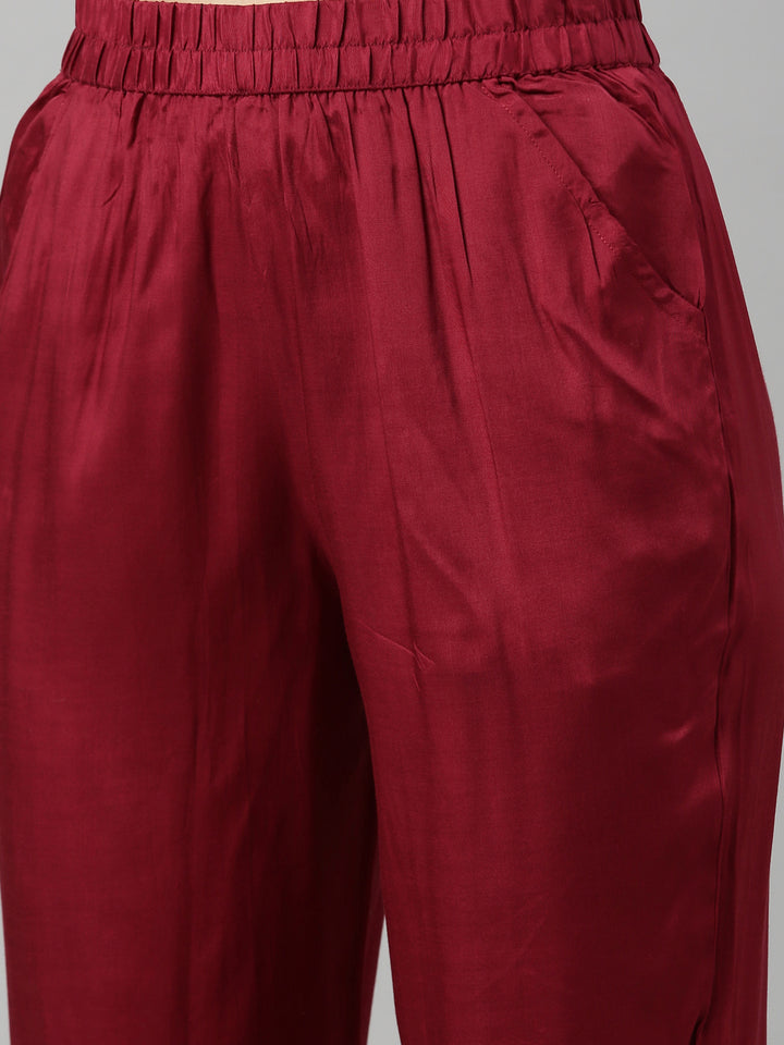 Neerus Maroon modal printed suit set - detail view 5