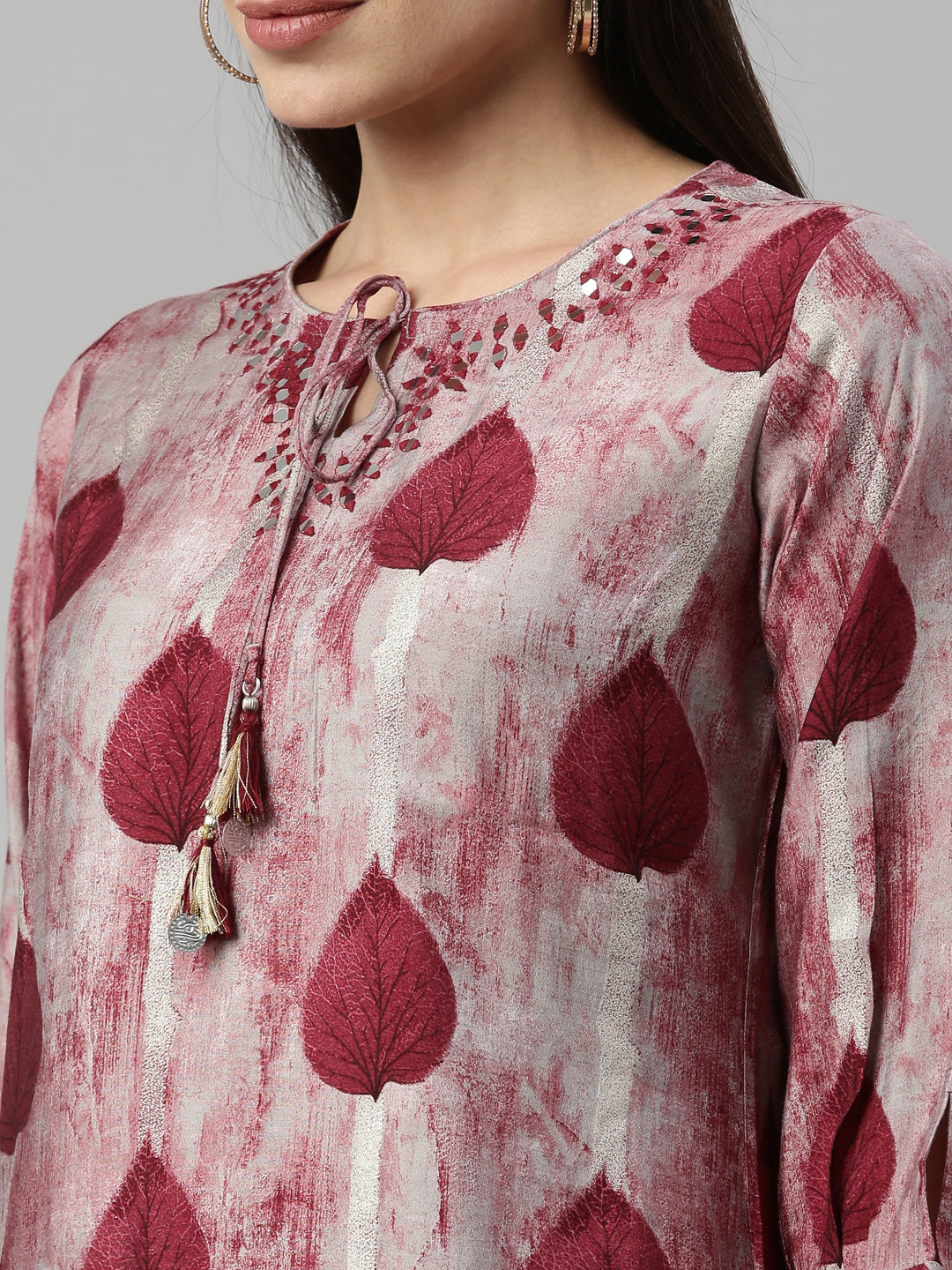 Neerus Maroon modal printed suit set - detail view 6