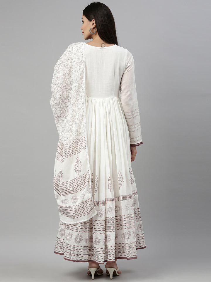 Neerus Lavender Color Cotton Fabric Kurta With Dupatta