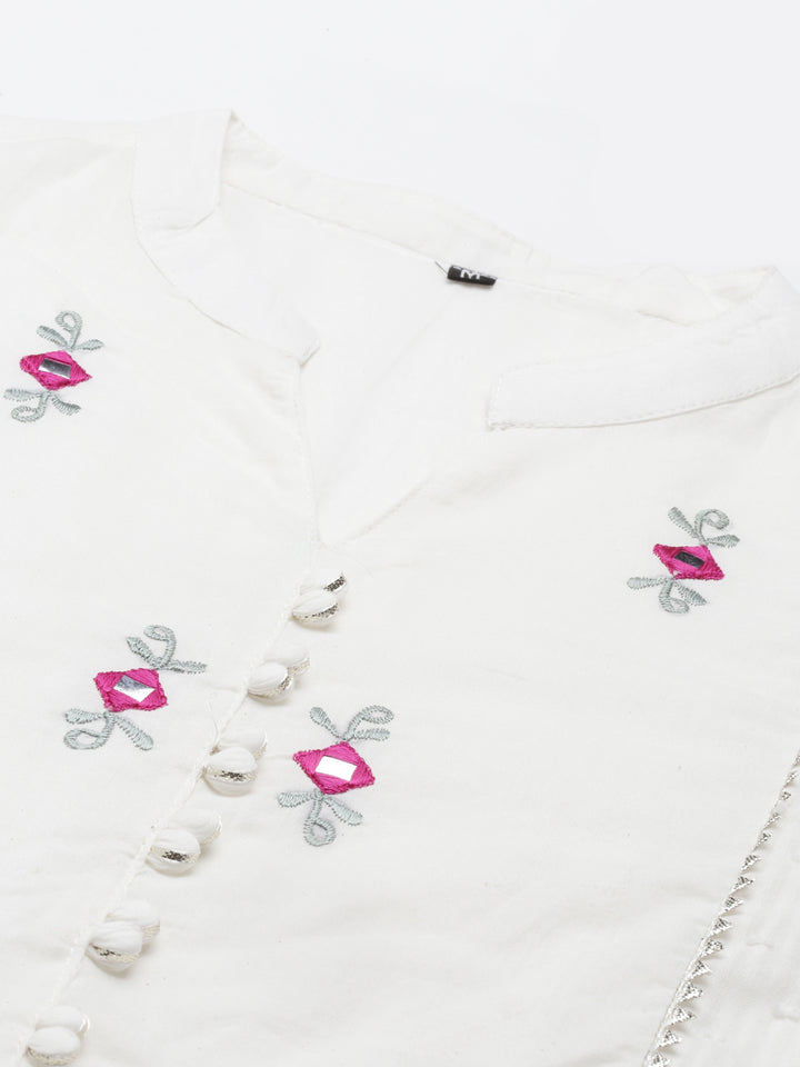 Neerus White cotton suit set - side view