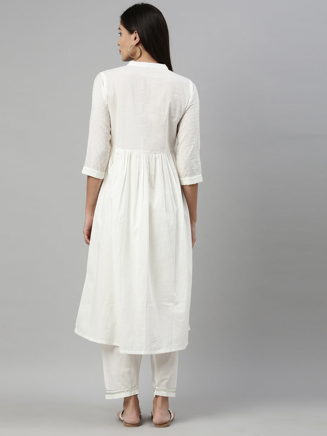 Neerus White cotton suit set - detail view 2