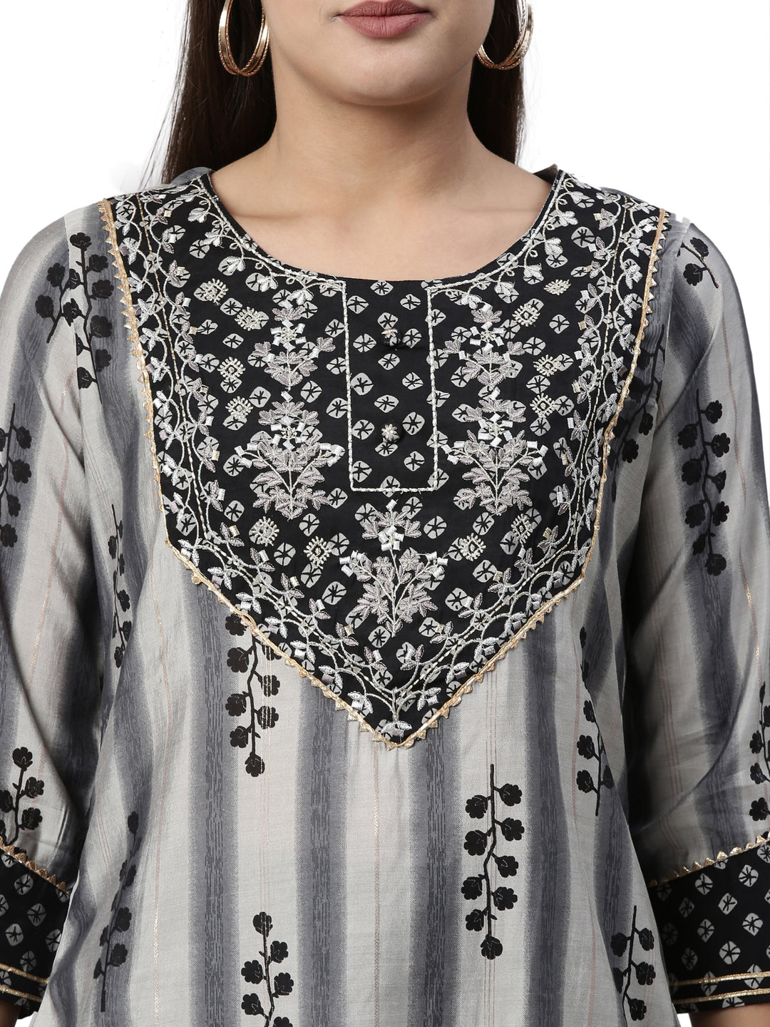 Neerus Grey cotton solid kurta set - back view