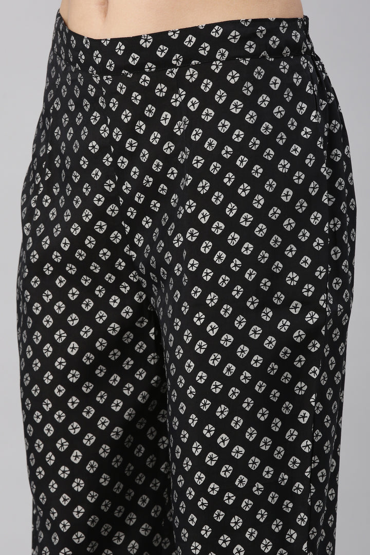 Neerus Grey cotton solid kurta set - detail view 4