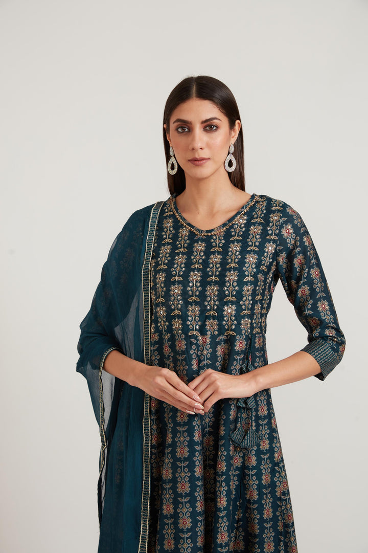 Neerus Blue modal printed suit set - back view