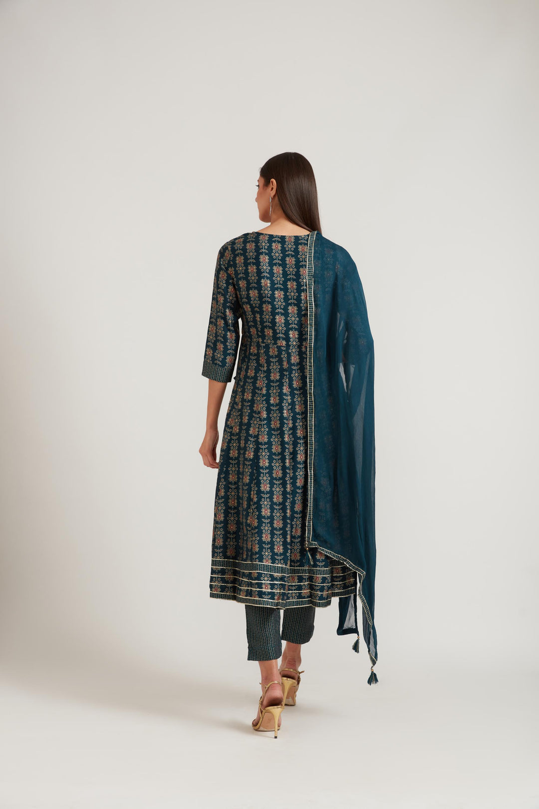 Neerus Blue modal printed suit set - detail view 3