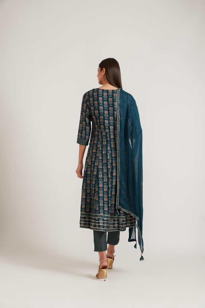 Neerus Blue modal printed suit set - detail view 3