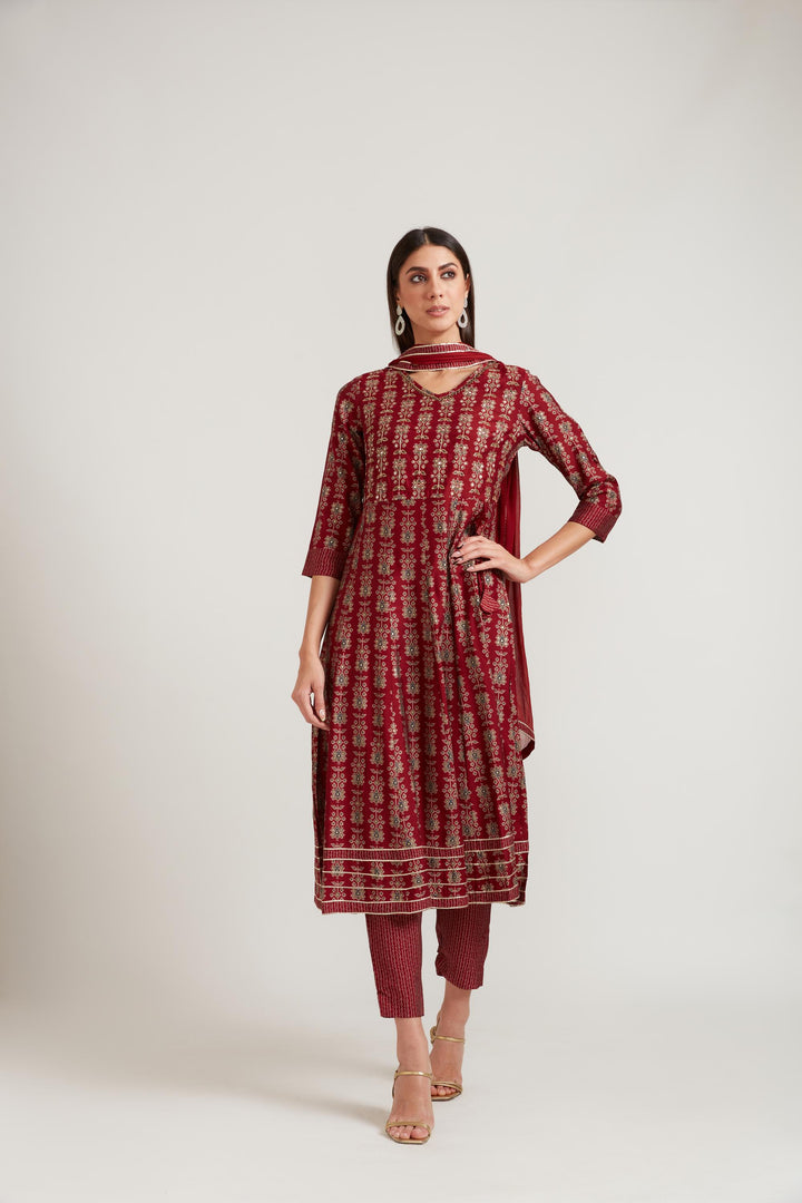 Neerus Maroon modal printed suit set - front view