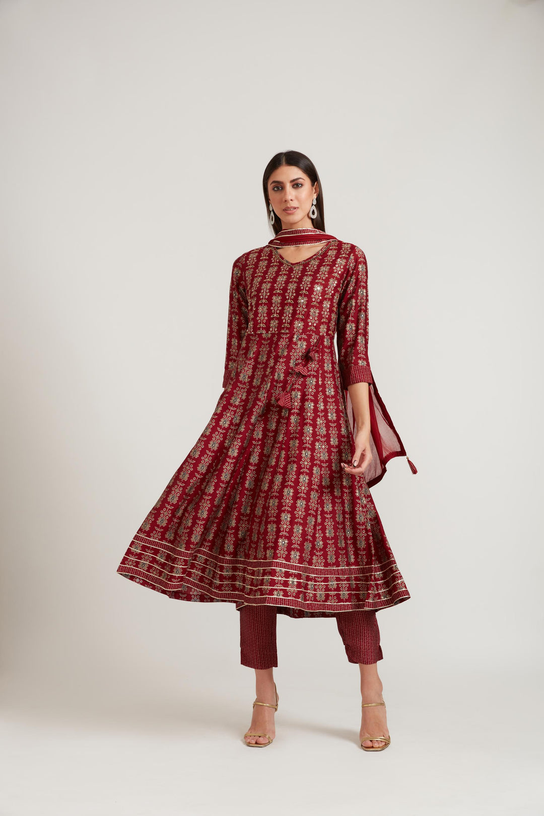 Neerus Maroon modal printed suit set - side view