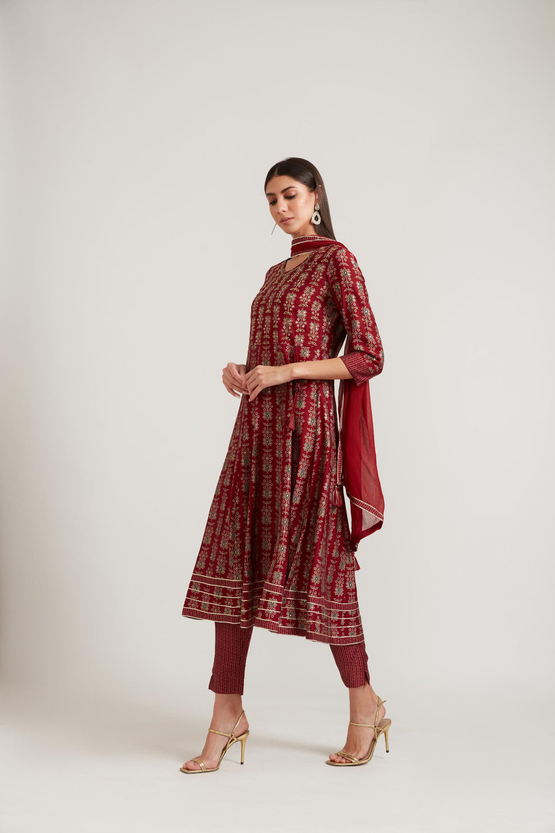 Neerus Maroon modal printed suit set - detail view 1