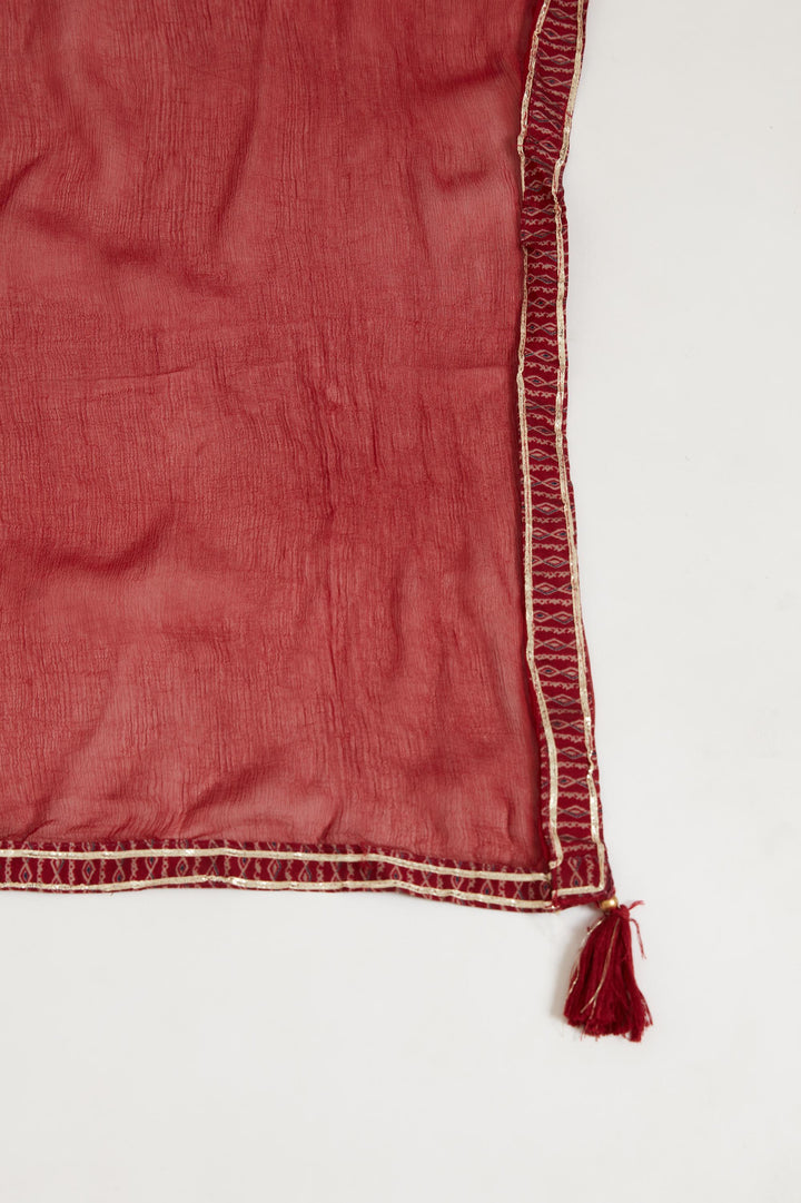Neerus Maroon modal printed suit set - detail view 4