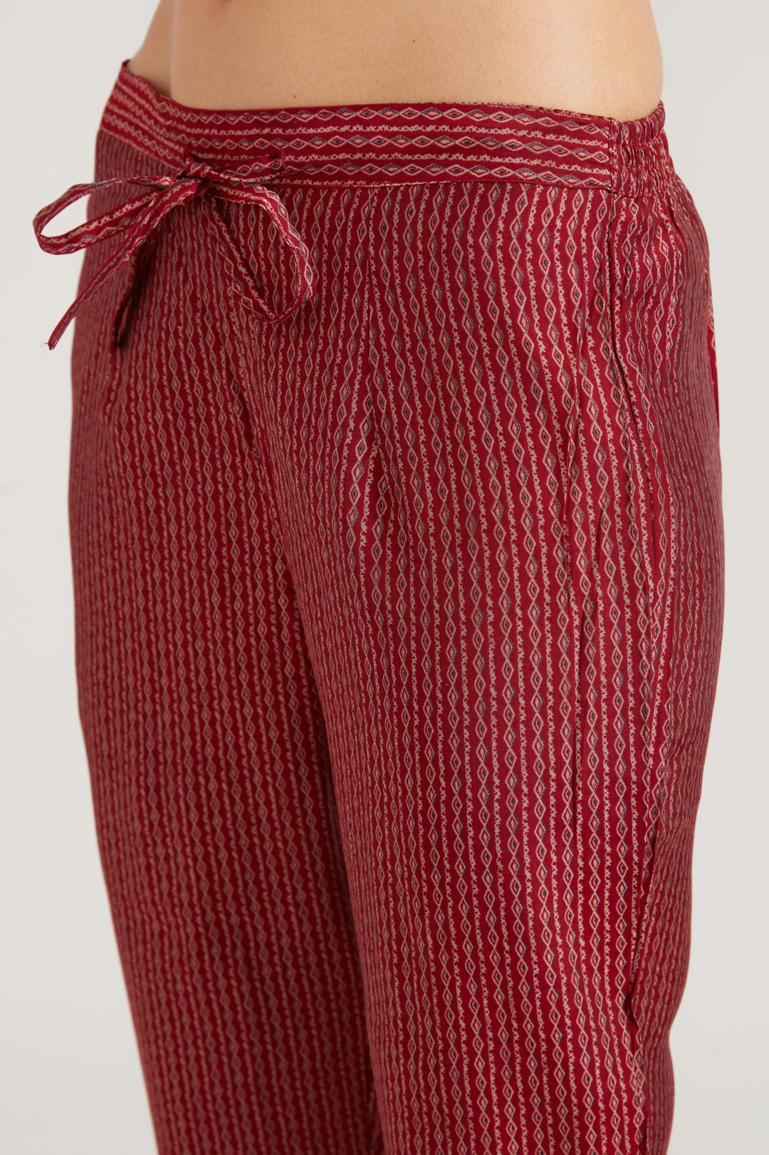 Neerus Maroon modal printed suit set - detail view 5