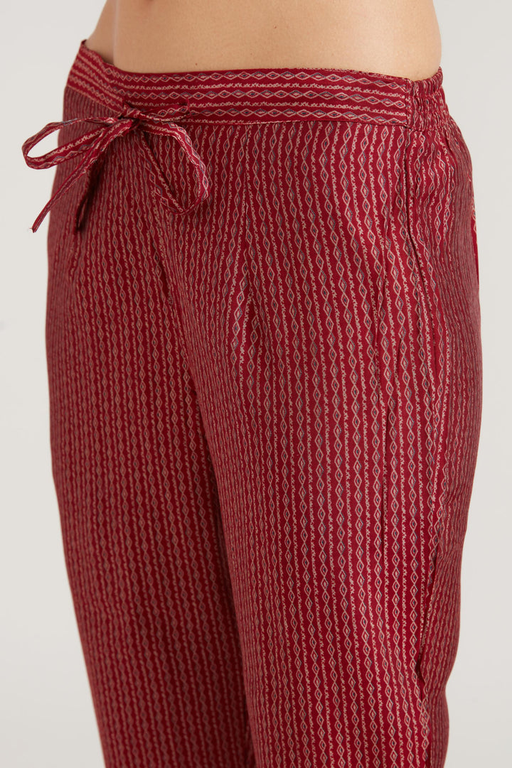 Neerus Maroon modal printed suit set - detail view 5
