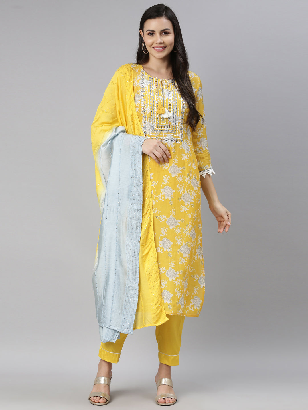 Neerus Yellow muslin solid kurta - detail view 4