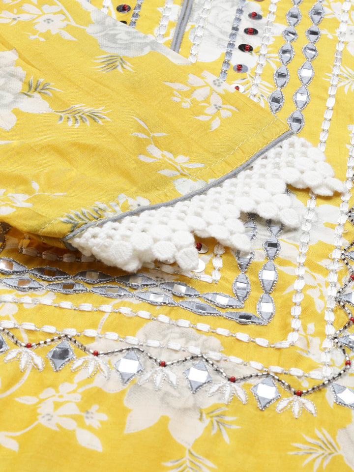 Neerus Yellow muslin solid kurta - detail view 5
